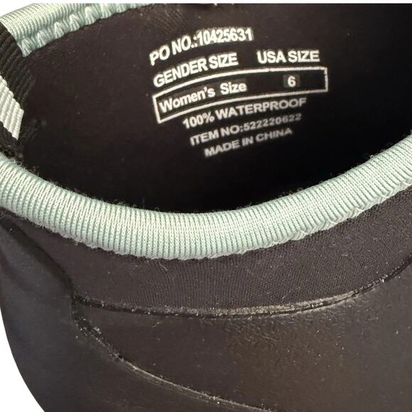 Ladies Deck Boots Sz 6M, Black Waterproof Slip-On w/ Pull Tabs Non-Marking Sole - Picture 6 of 9